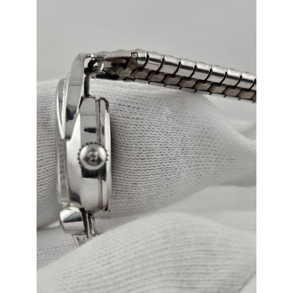 1968 Ladies Bulova 17 jewel "Leading Lady" Cocktail Watch Band Mint Condition - Picture 8 of 16